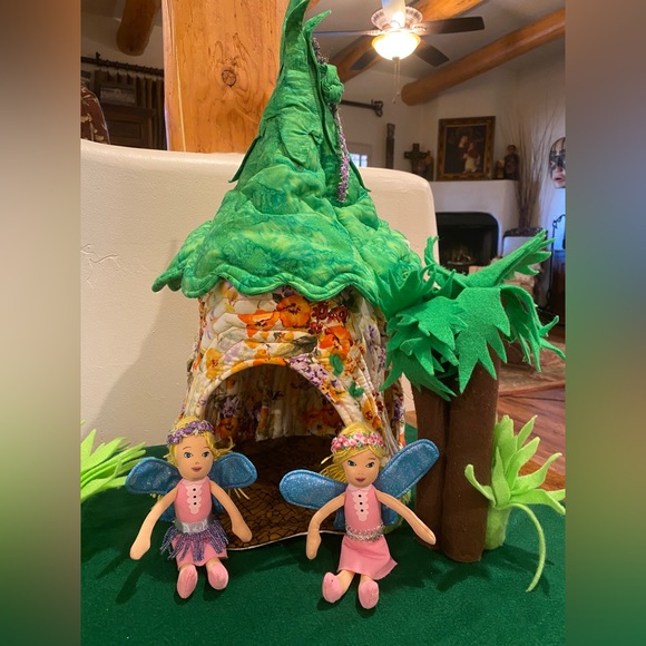 Large 20” Handmade Fairy House  Matt 4 felt plants  and 2 Dreamland Fairies
